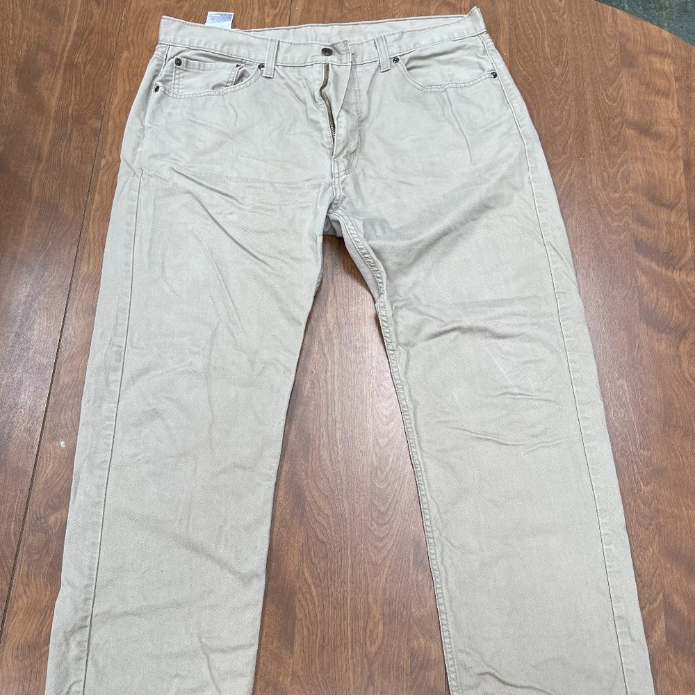Levi Khakis 38x32 505